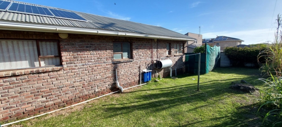 2 Bedroom Property for Sale in Sunrise On Sea Eastern Cape